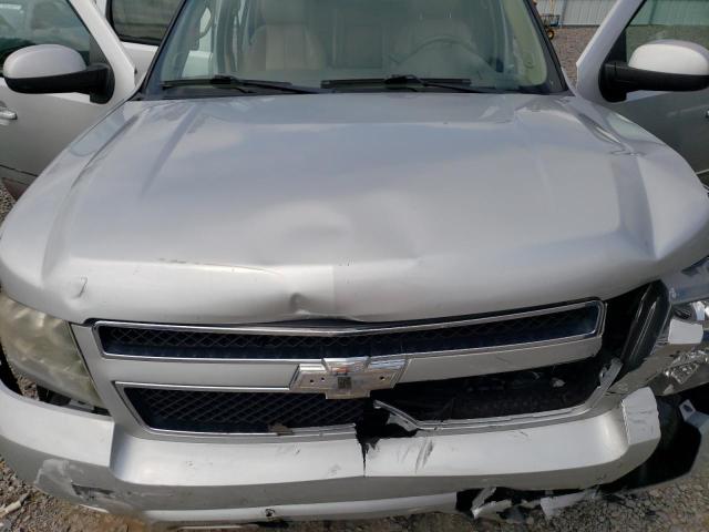 Photo 11 VIN: 1GNSKJE30BR343442 - CHEVROLET SUBURBAN K 