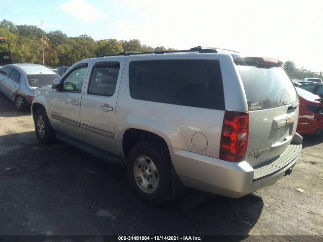 Photo 2 VIN: 1GNSKJE30BR369507 - CHEVROLET SUBURBAN 