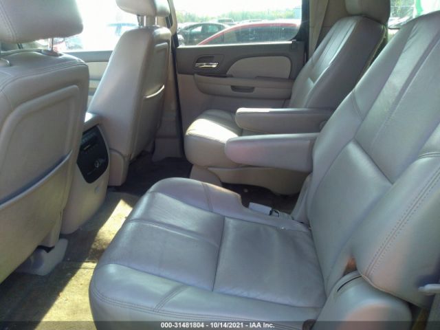 Photo 7 VIN: 1GNSKJE30BR369507 - CHEVROLET SUBURBAN 