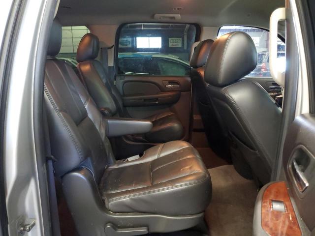 Photo 10 VIN: 1GNSKJE32BR206678 - CHEVROLET SUBURBAN K 