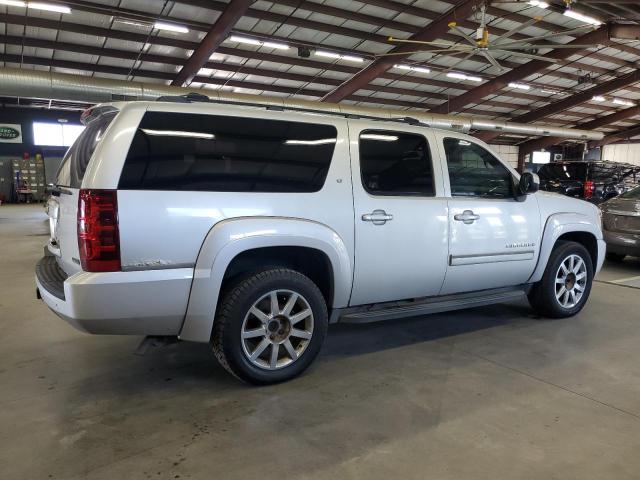 Photo 2 VIN: 1GNSKJE32BR206678 - CHEVROLET SUBURBAN K 