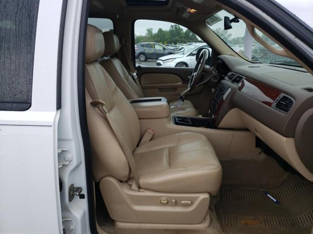 Photo 4 VIN: 1GNSKJE32BR366401 - CHEVROLET SUBURBAN K 