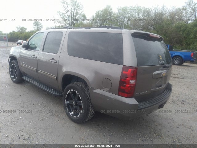 Photo 2 VIN: 1GNSKJE33BR189311 - CHEVROLET SUBURBAN 