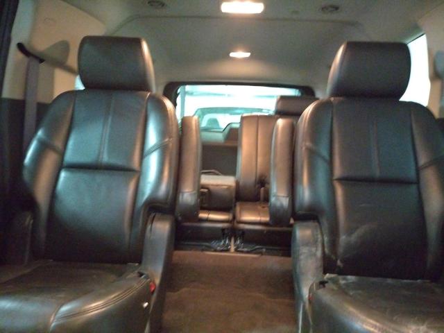 Photo 9 VIN: 1GNSKJE34BR381496 - CHEVROLET SUBURBAN K 