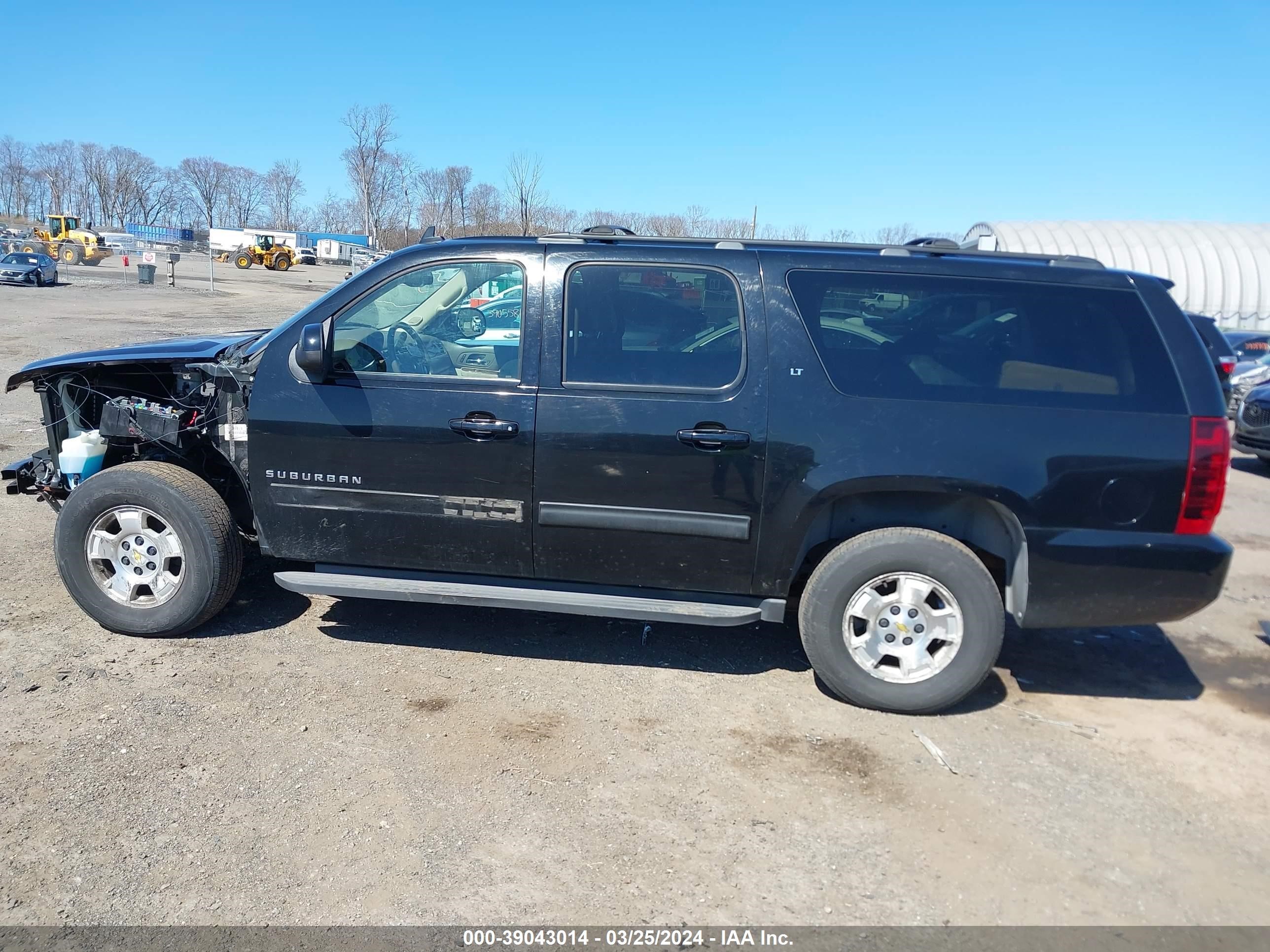 Photo 14 VIN: 1GNSKJE35BR337118 - CHEVROLET EXPRESS 