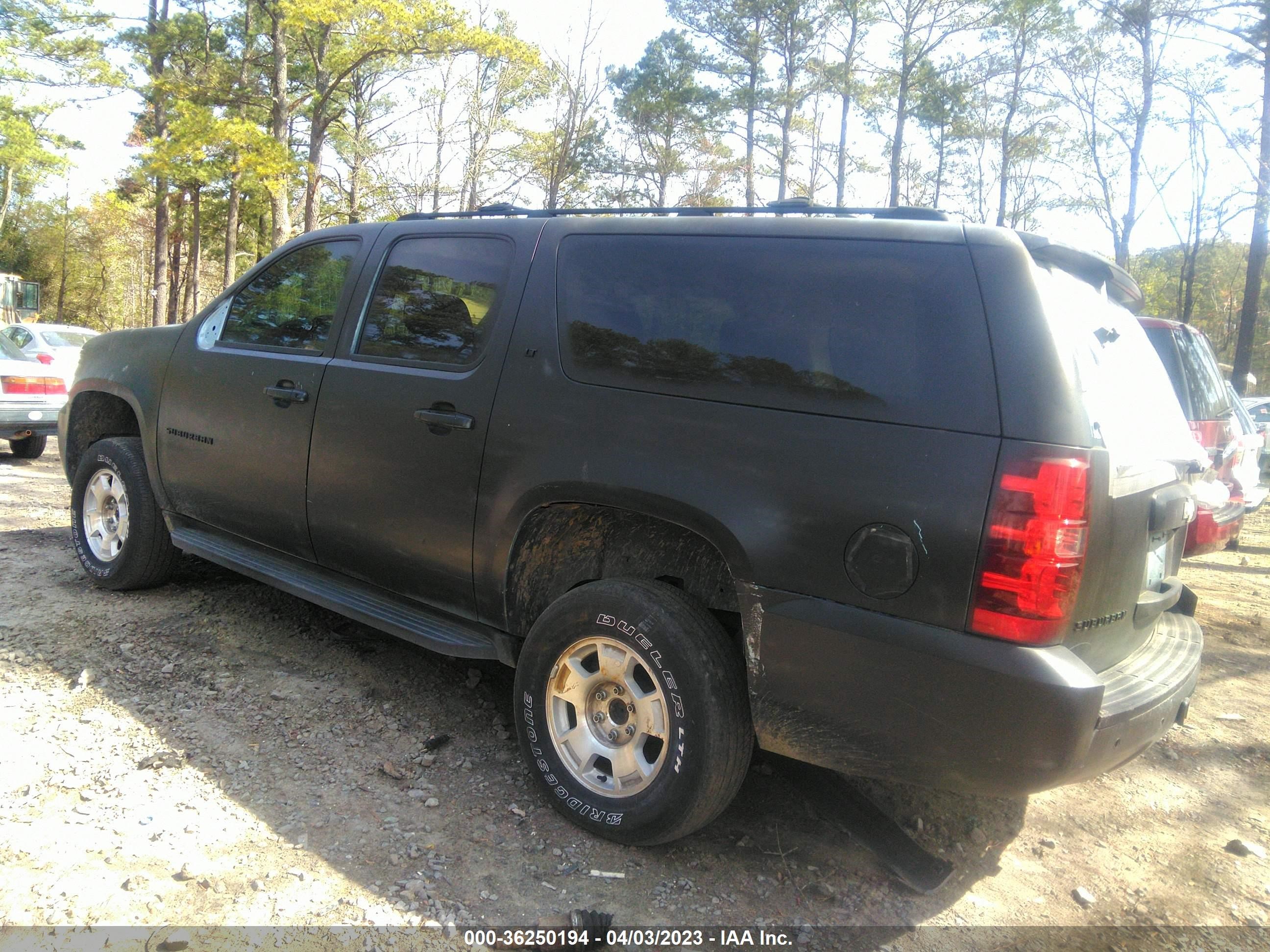 Photo 2 VIN: 1GNSKJE36BR254068 - CHEVROLET SUBURBAN 