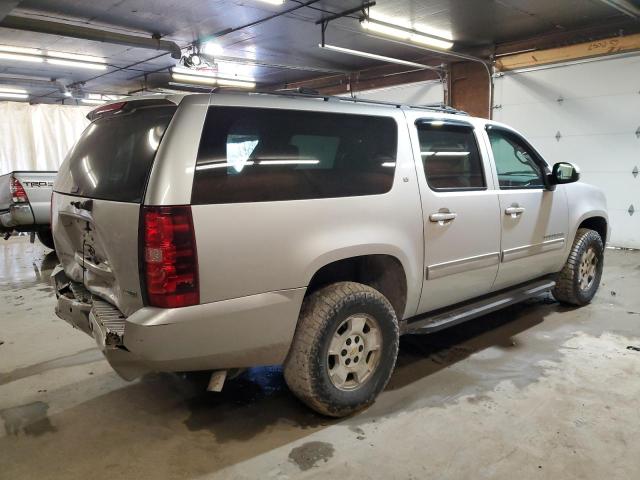 Photo 2 VIN: 1GNSKJE37BR137745 - CHEVROLET SUBURBAN 