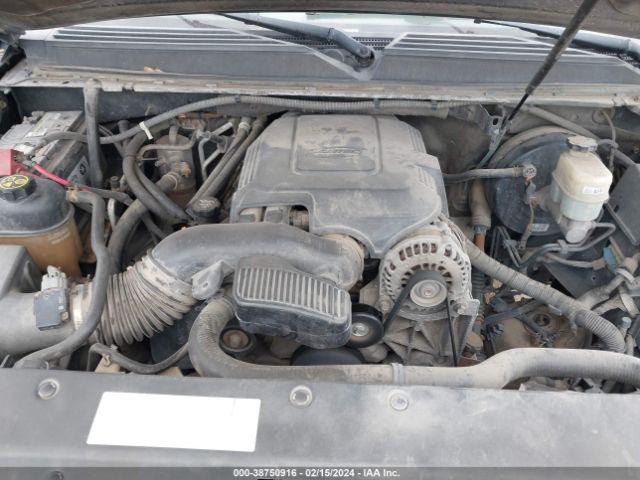 Photo 9 VIN: 1GNSKJE37BR209947 - CHEVROLET SUBURBAN 1500 