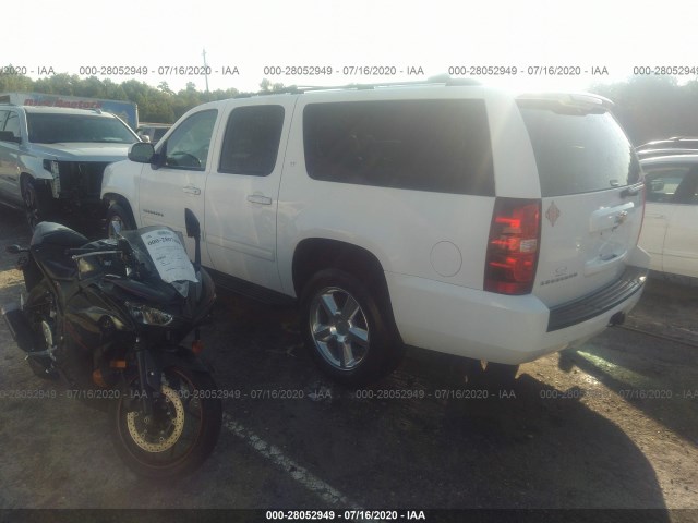 Photo 2 VIN: 1GNSKJE39BR147385 - CHEVROLET SUBURBAN 