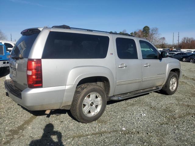 Photo 2 VIN: 1GNSKJE39BR199647 - CHEVROLET SUBURBAN K 