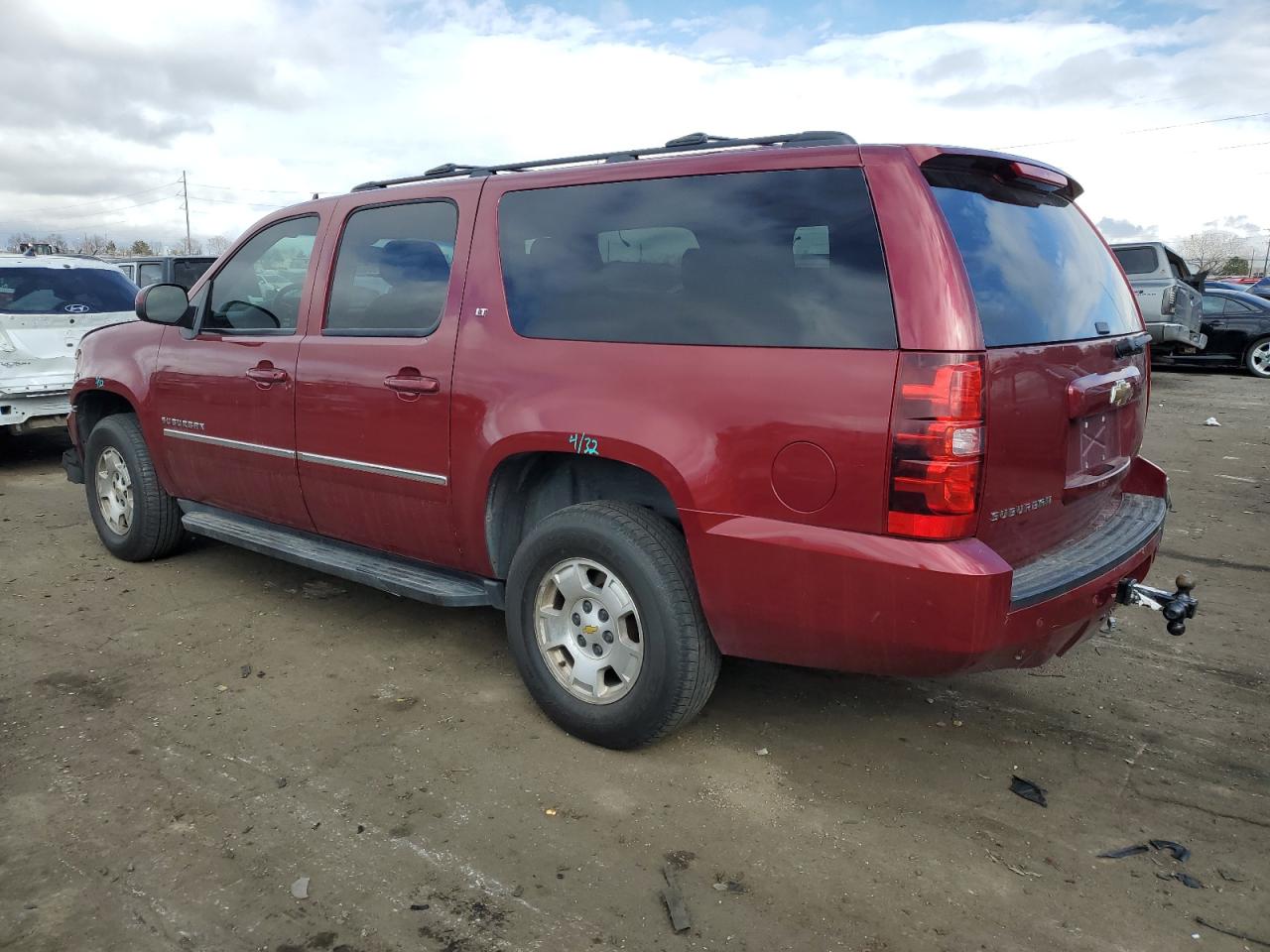 Photo 1 VIN: 1GNSKJE3XBR139036 - CHEVROLET SUBURBAN 