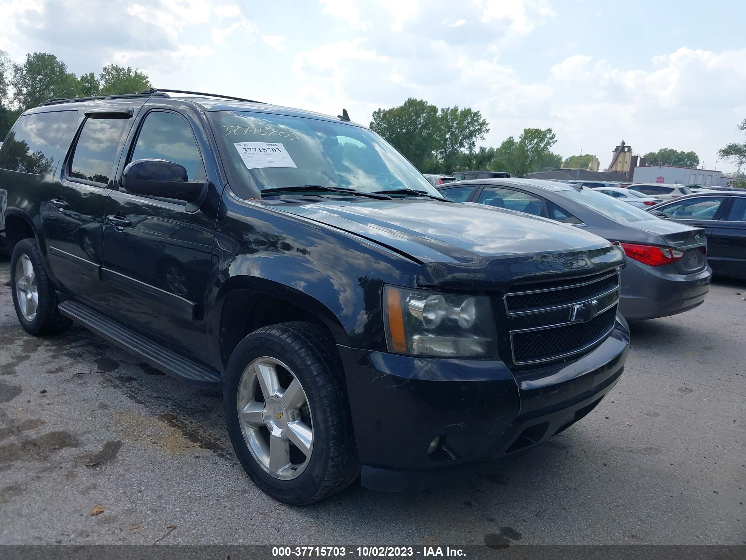 Photo 0 VIN: 1GNSKJE3XBR384581 - CHEVROLET SUBURBAN 