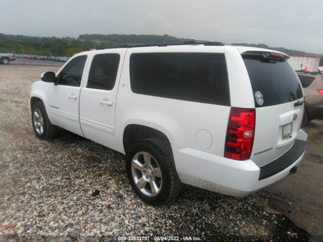 Photo 2 VIN: 1GNSKJE70DR322872 - CHEVROLET SUBURBAN 