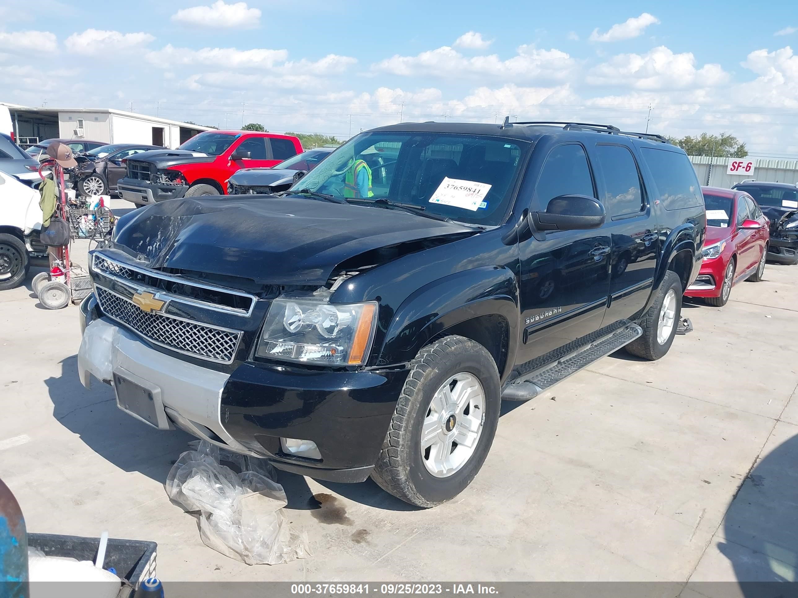 Photo 1 VIN: 1GNSKJE71DR365746 - CHEVROLET SUBURBAN 