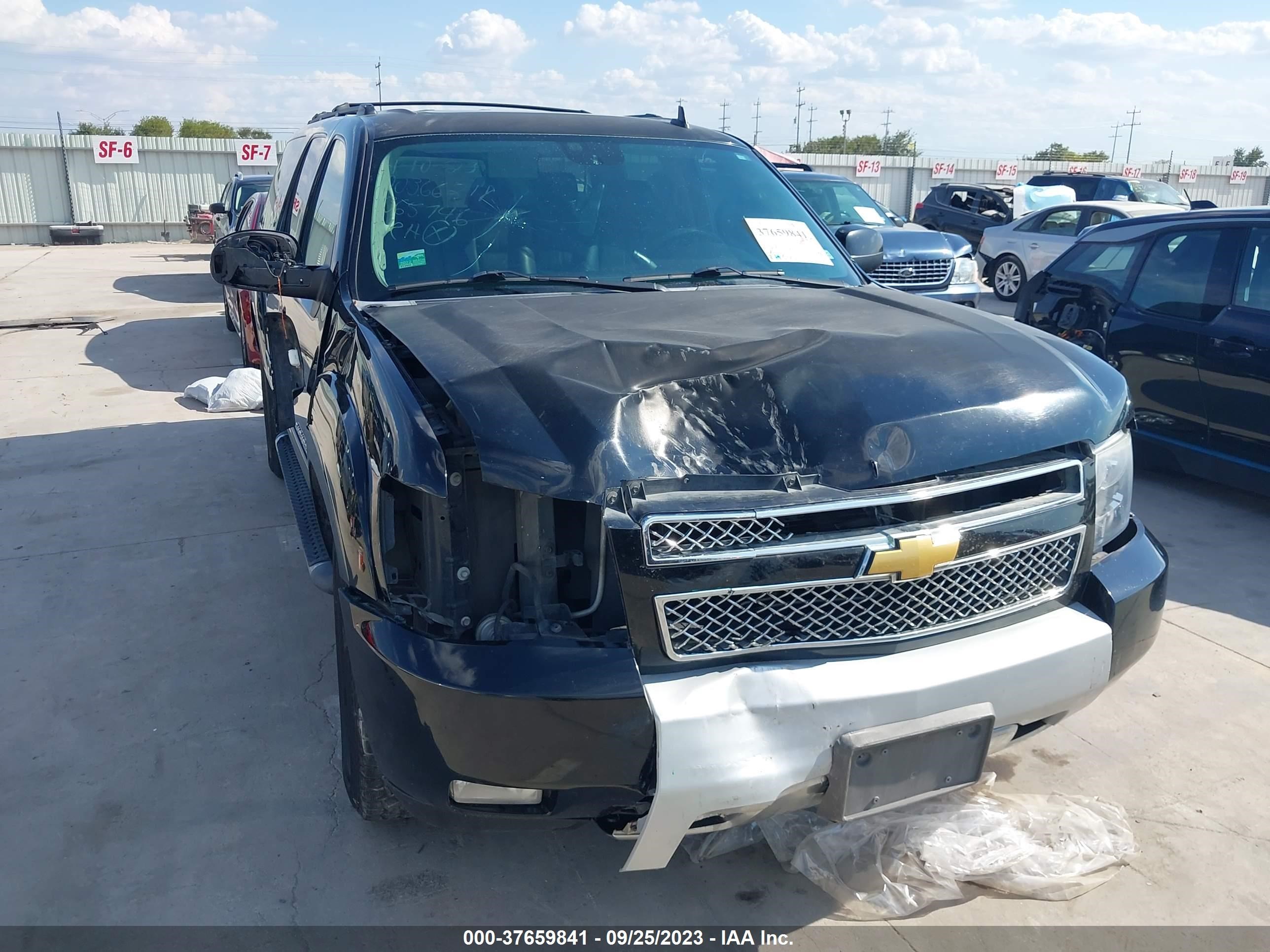 Photo 5 VIN: 1GNSKJE71DR365746 - CHEVROLET SUBURBAN 