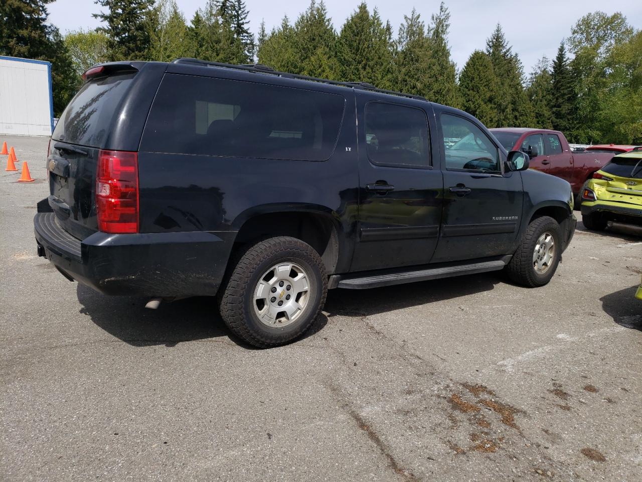 Photo 2 VIN: 1GNSKJE71ER227335 - CHEVROLET SUBURBAN 