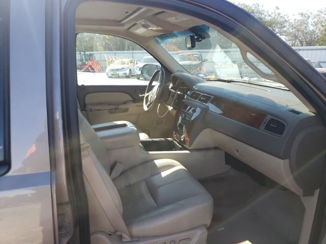 Photo 4 VIN: 1GNSKJE73DR136890 - CHEVROLET SUBURBAN K 