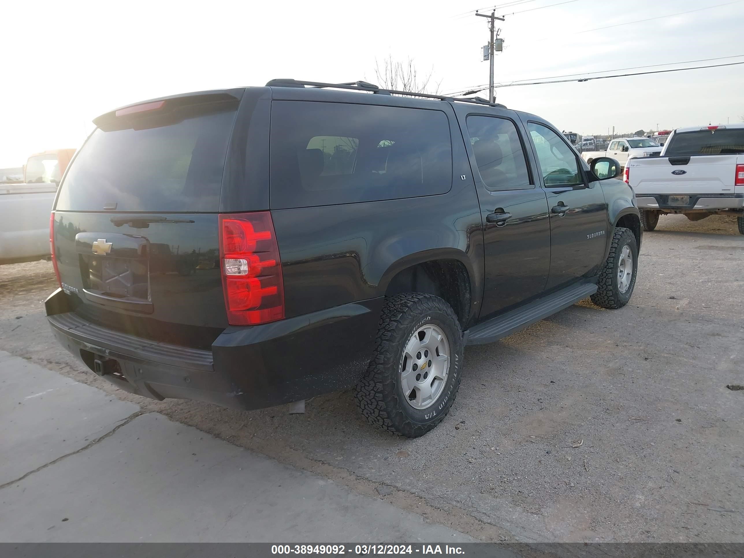 Photo 3 VIN: 1GNSKJE73DR218313 - CHEVROLET EXPRESS 