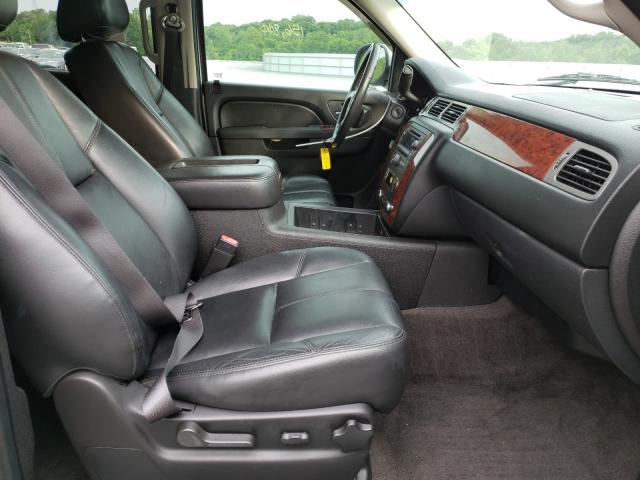 Photo 4 VIN: 1GNSKJE74CR253151 - CHEVROLET SUBURBAN K 