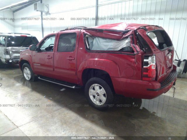 Photo 2 VIN: 1GNSKJE74DR334877 - CHEVROLET SUBURBAN 