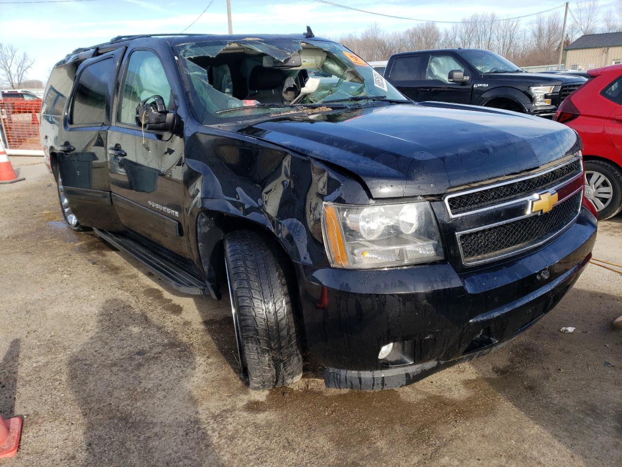 Photo 3 VIN: 1GNSKJE75ER134916 - CHEVROLET SUBURBAN 