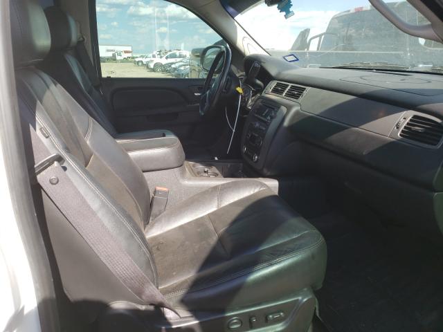 Photo 4 VIN: 1GNSKJE76CR258867 - CHEVROLET SUBURBAN K 