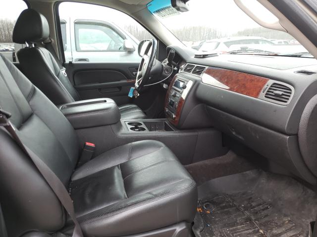 Photo 4 VIN: 1GNSKJE76DR146099 - CHEVROLET SUBURBAN K 