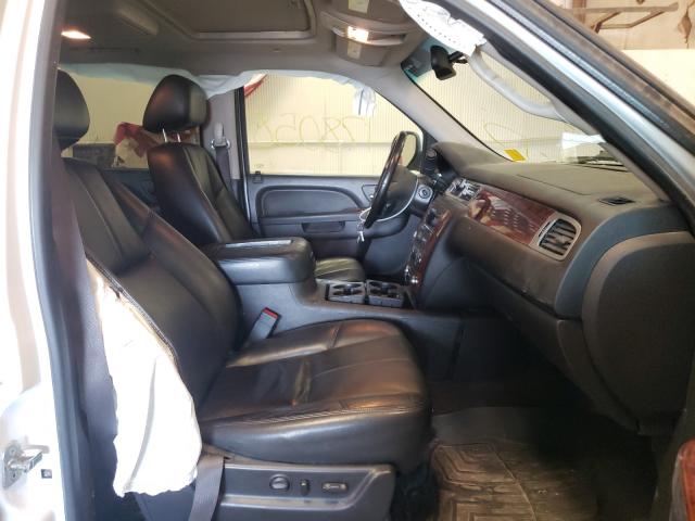 Photo 4 VIN: 1GNSKJE77CR293837 - CHEVROLET SUBURBAN K 