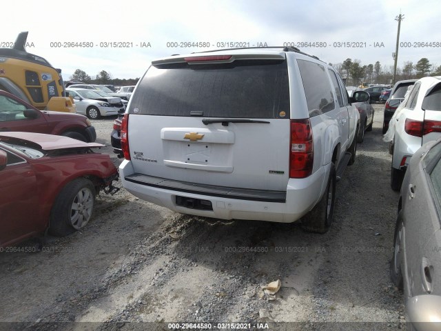 Photo 3 VIN: 1GNSKJE78CR128895 - CHEVROLET SUBURBAN 