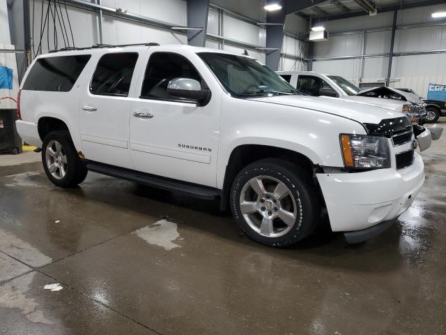 Photo 3 VIN: 1GNSKJE78DR146699 - CHEVROLET SUBURBAN 