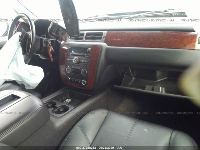 Photo 4 VIN: 1GNSKJE78ER144856 - CHEVROLET SUBURBAN 