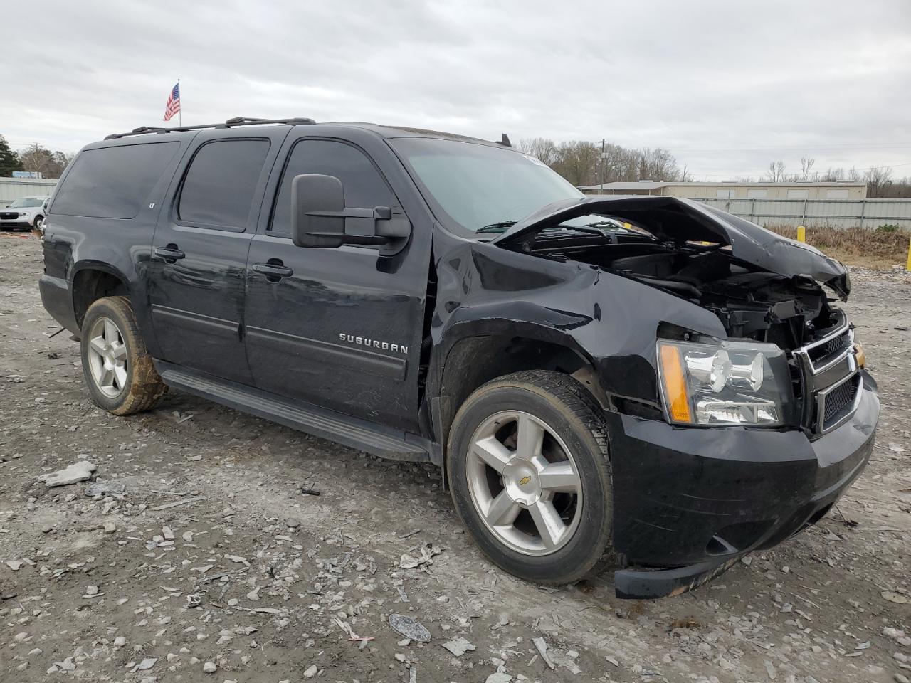 Photo 3 VIN: 1GNSKJE78ER206868 - CHEVROLET SUBURBAN 