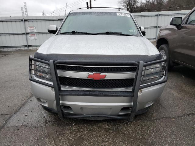 Photo 4 VIN: 1GNSKJE7XCR135802 - CHEVROLET SUBURBAN K 