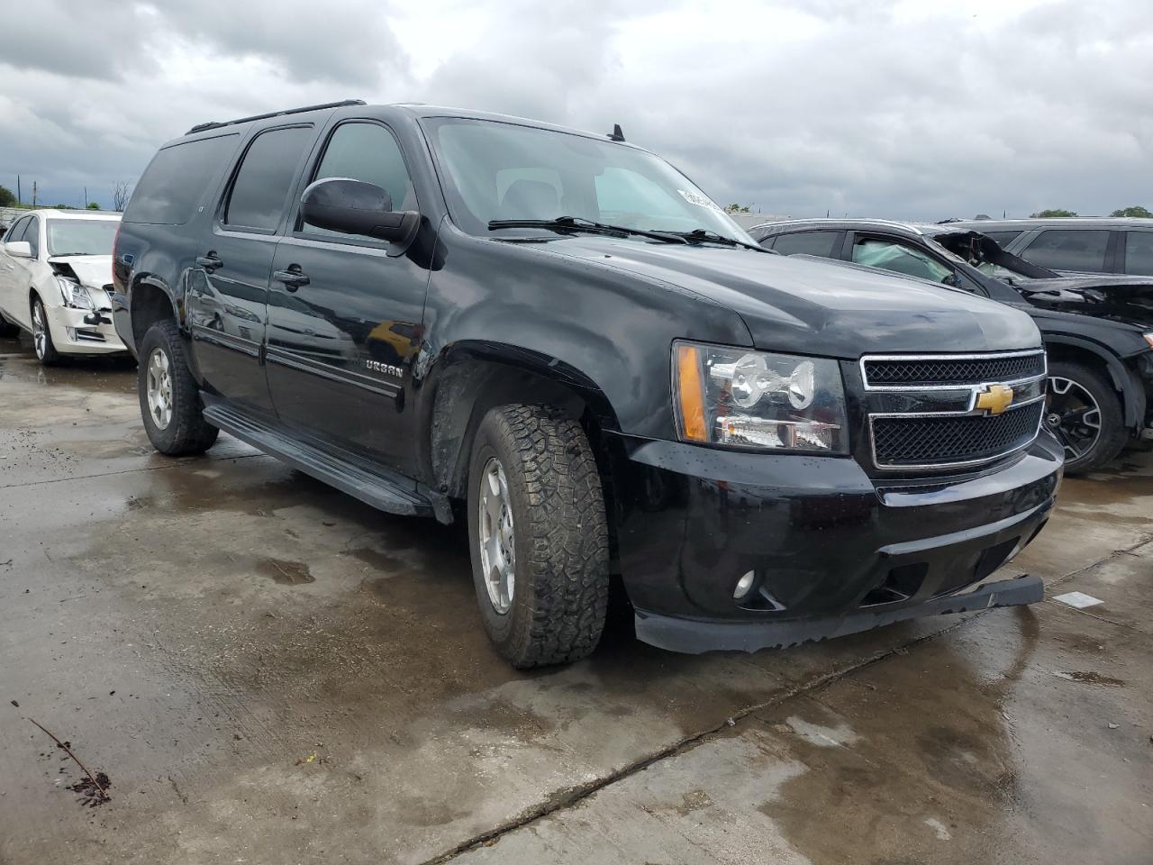 Photo 3 VIN: 1GNSKJE7XDR318098 - CHEVROLET SUBURBAN 