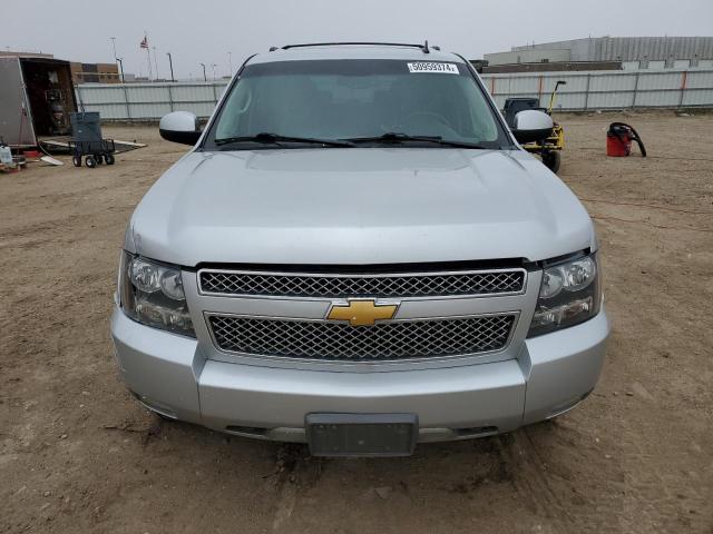 Photo 4 VIN: 1GNSKJE7XDR324435 - CHEVROLET SUBURBAN 