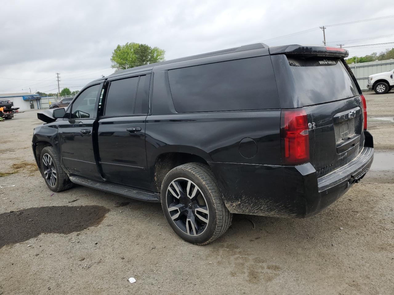 Photo 1 VIN: 1GNSKJKC0JR159900 - CHEVROLET SUBURBAN 