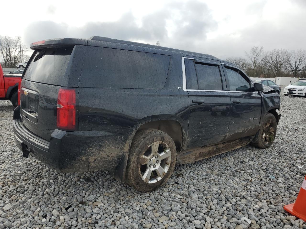 Photo 2 VIN: 1GNSKJKC1FR307530 - CHEVROLET SUBURBAN 