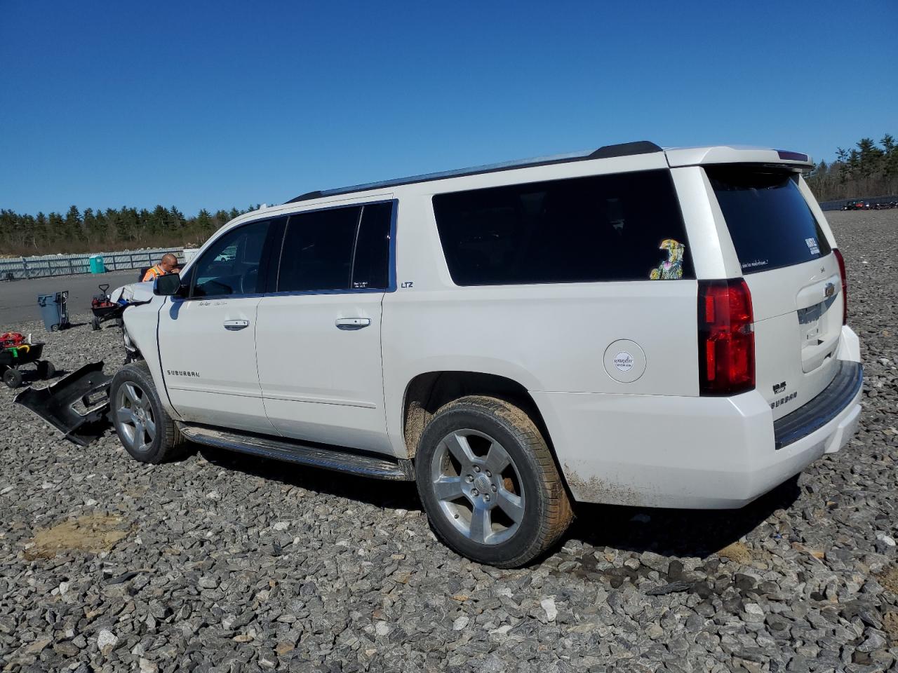 Photo 1 VIN: 1GNSKJKC1GR318562 - CHEVROLET SUBURBAN 