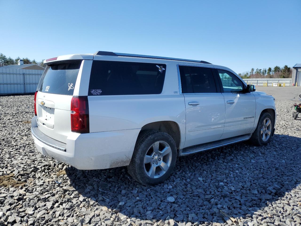 Photo 2 VIN: 1GNSKJKC1GR318562 - CHEVROLET SUBURBAN 