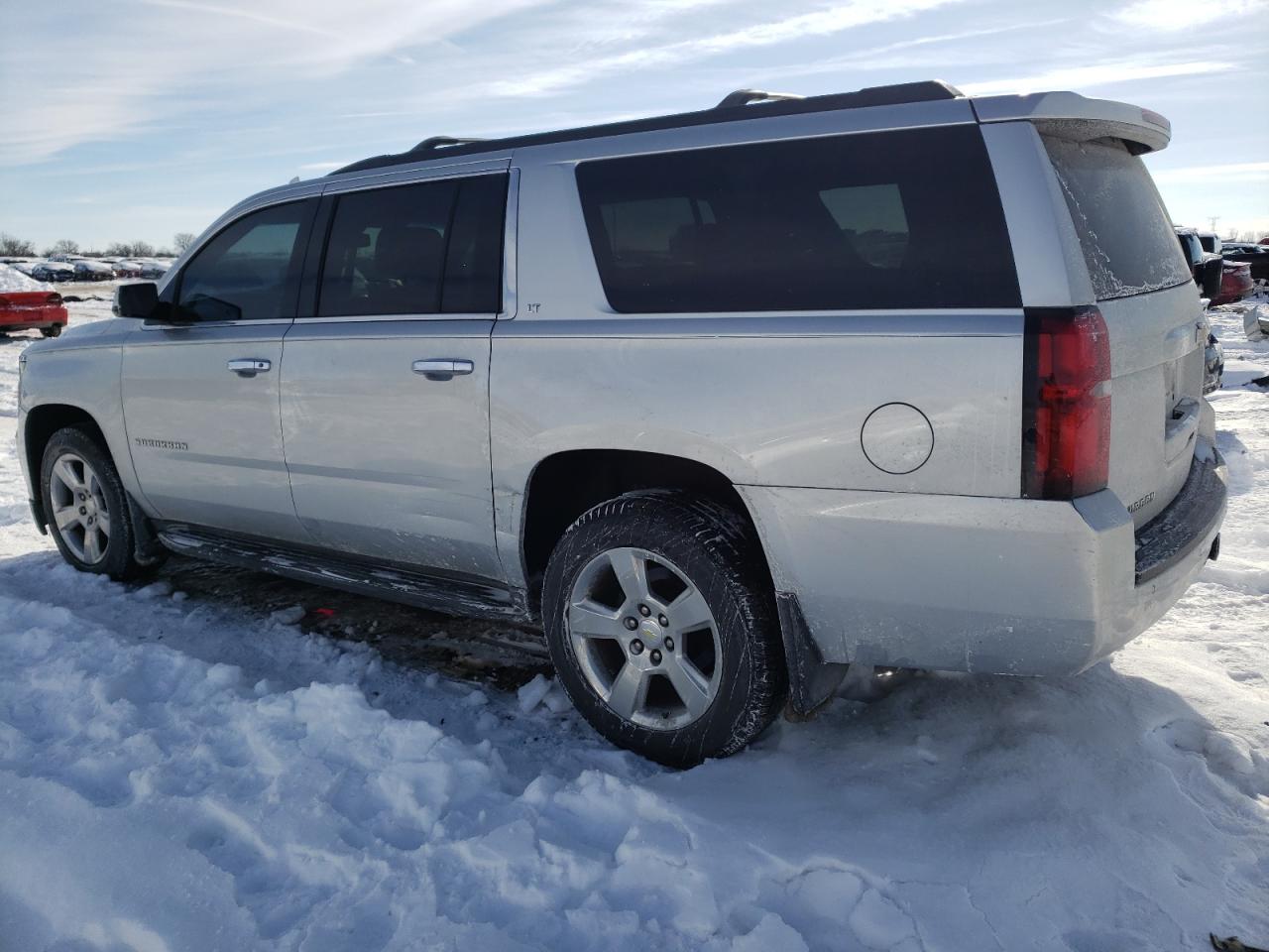 Photo 1 VIN: 1GNSKJKC2FR516016 - CHEVROLET SUBURBAN 