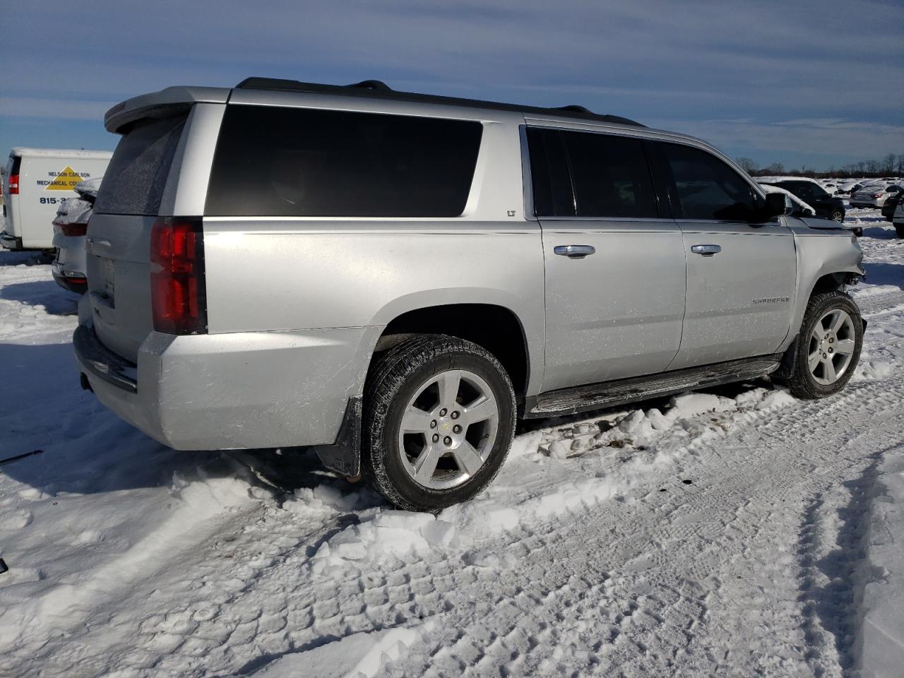 Photo 2 VIN: 1GNSKJKC2FR516016 - CHEVROLET SUBURBAN 