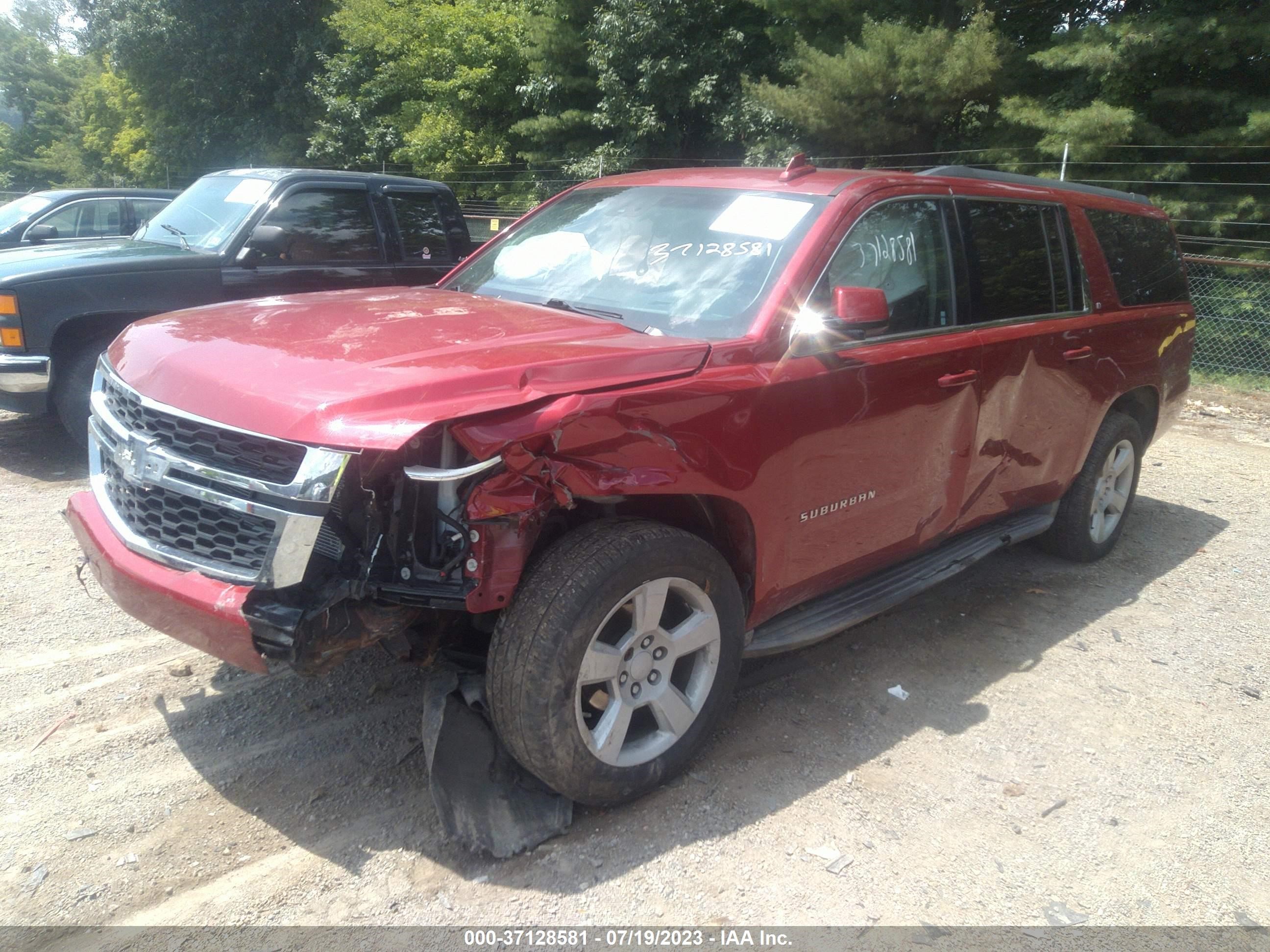 Photo 1 VIN: 1GNSKJKC2FR554023 - CHEVROLET SUBURBAN 