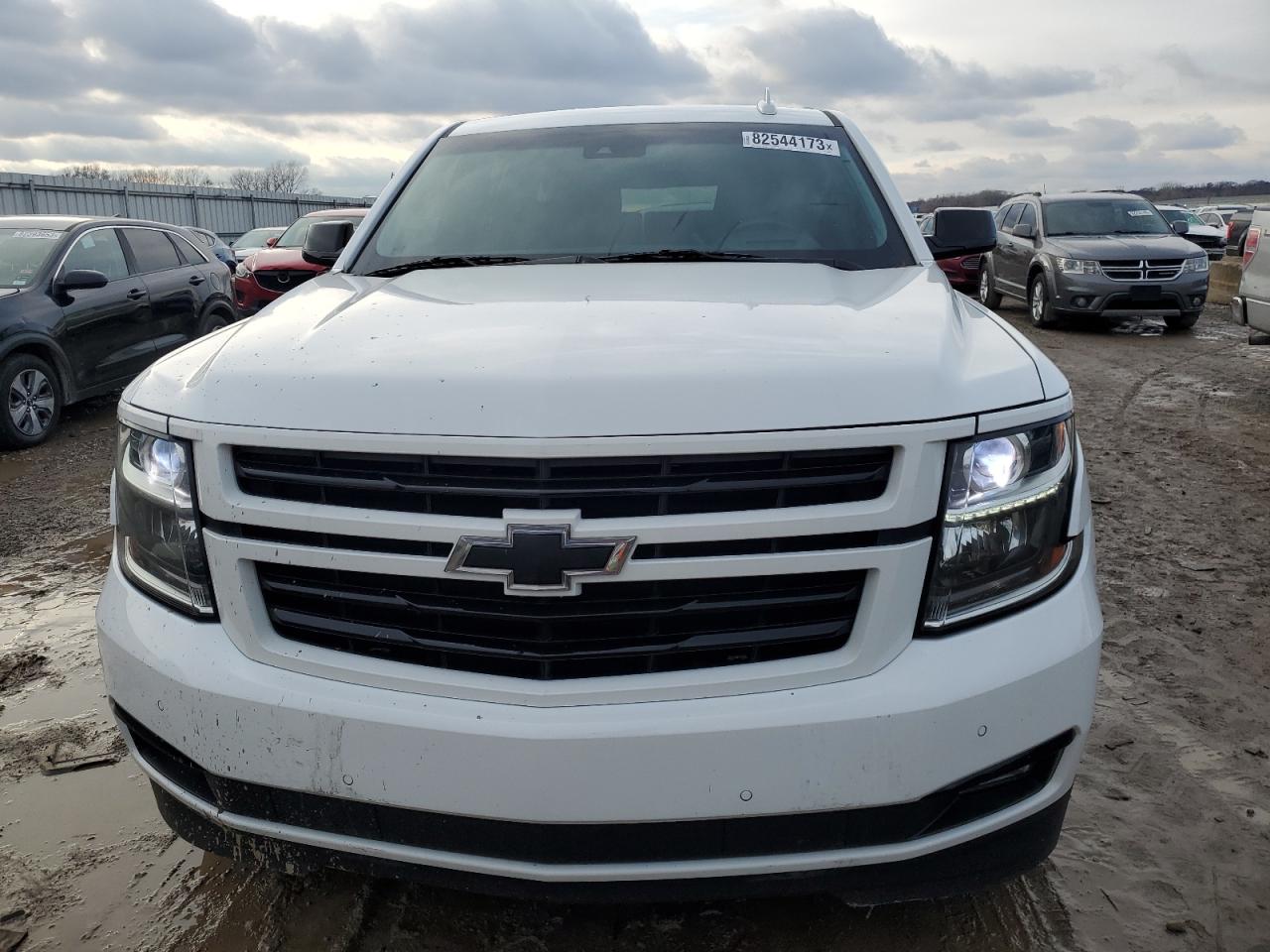 Photo 4 VIN: 1GNSKJKC2JR230594 - CHEVROLET SUBURBAN 