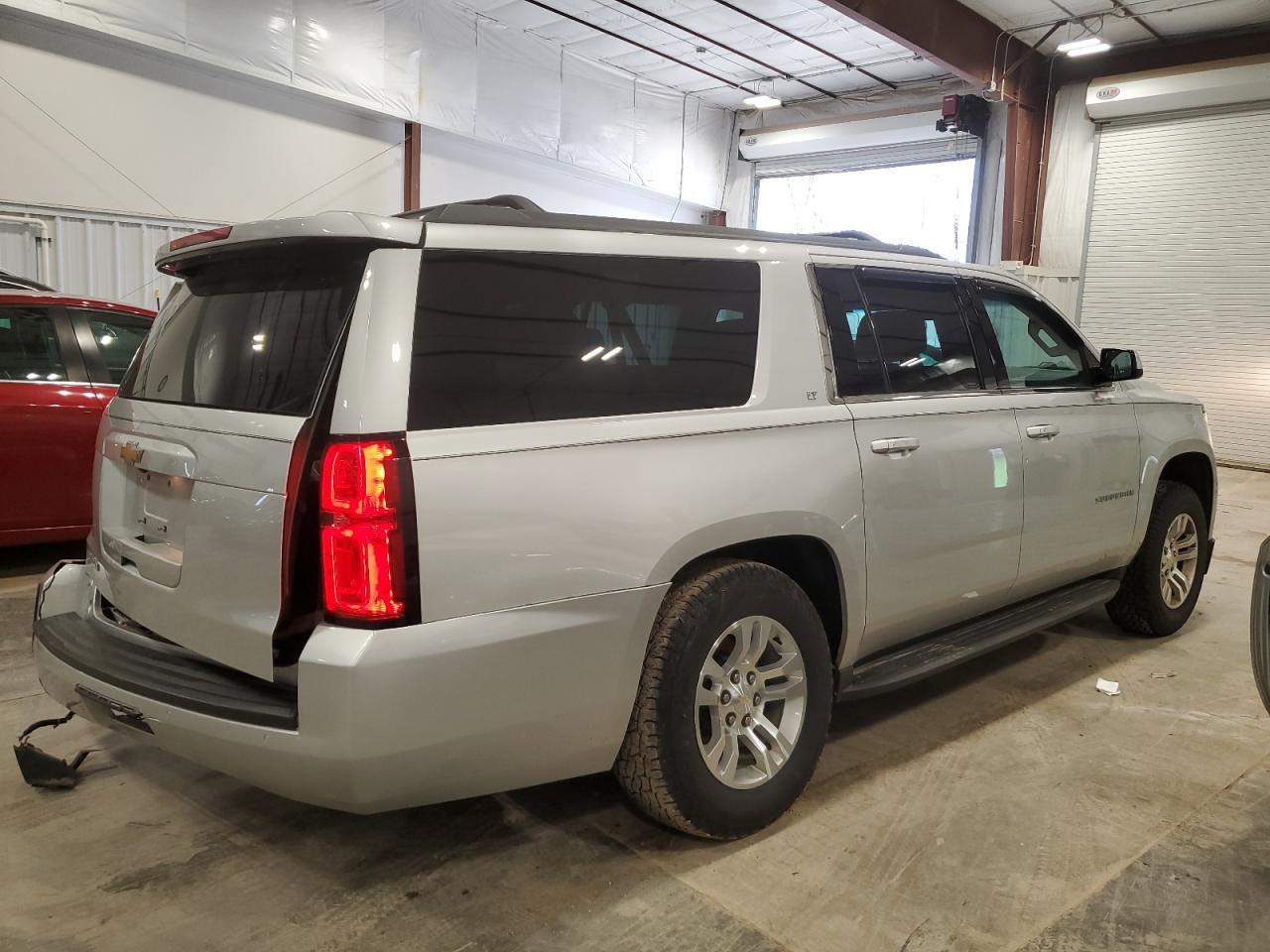 Photo 2 VIN: 1GNSKJKC4FR624279 - CHEVROLET SUBURBAN 