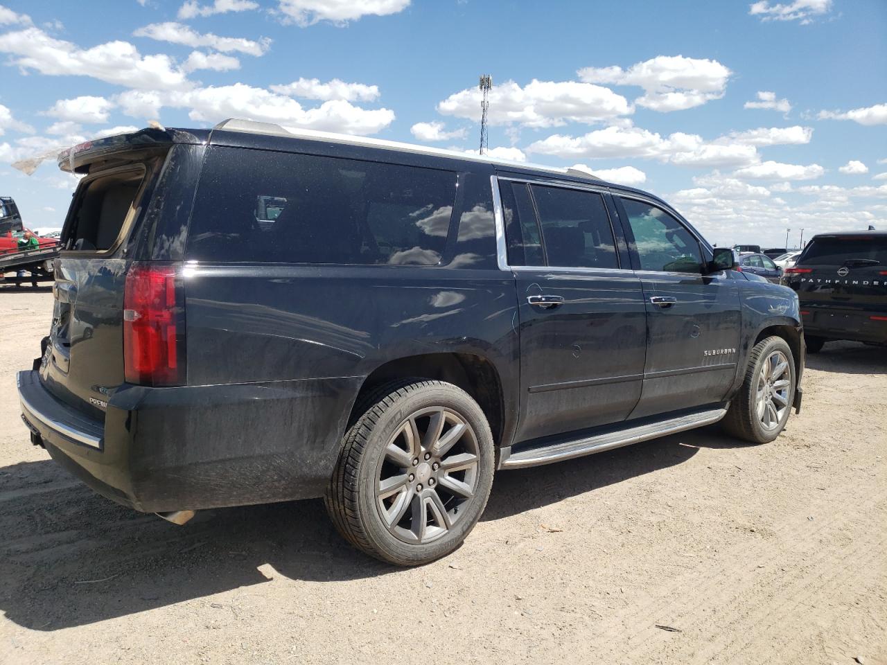 Photo 2 VIN: 1GNSKJKC4KR321173 - CHEVROLET SUBURBAN 