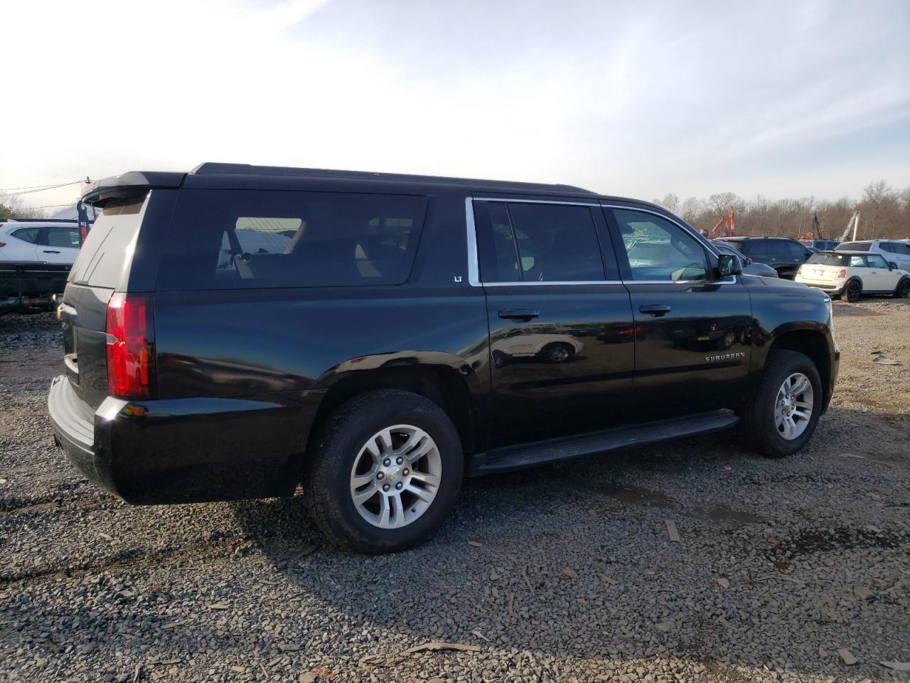 Photo 2 VIN: 1GNSKJKC5FR171015 - CHEVROLET SUBURBAN 