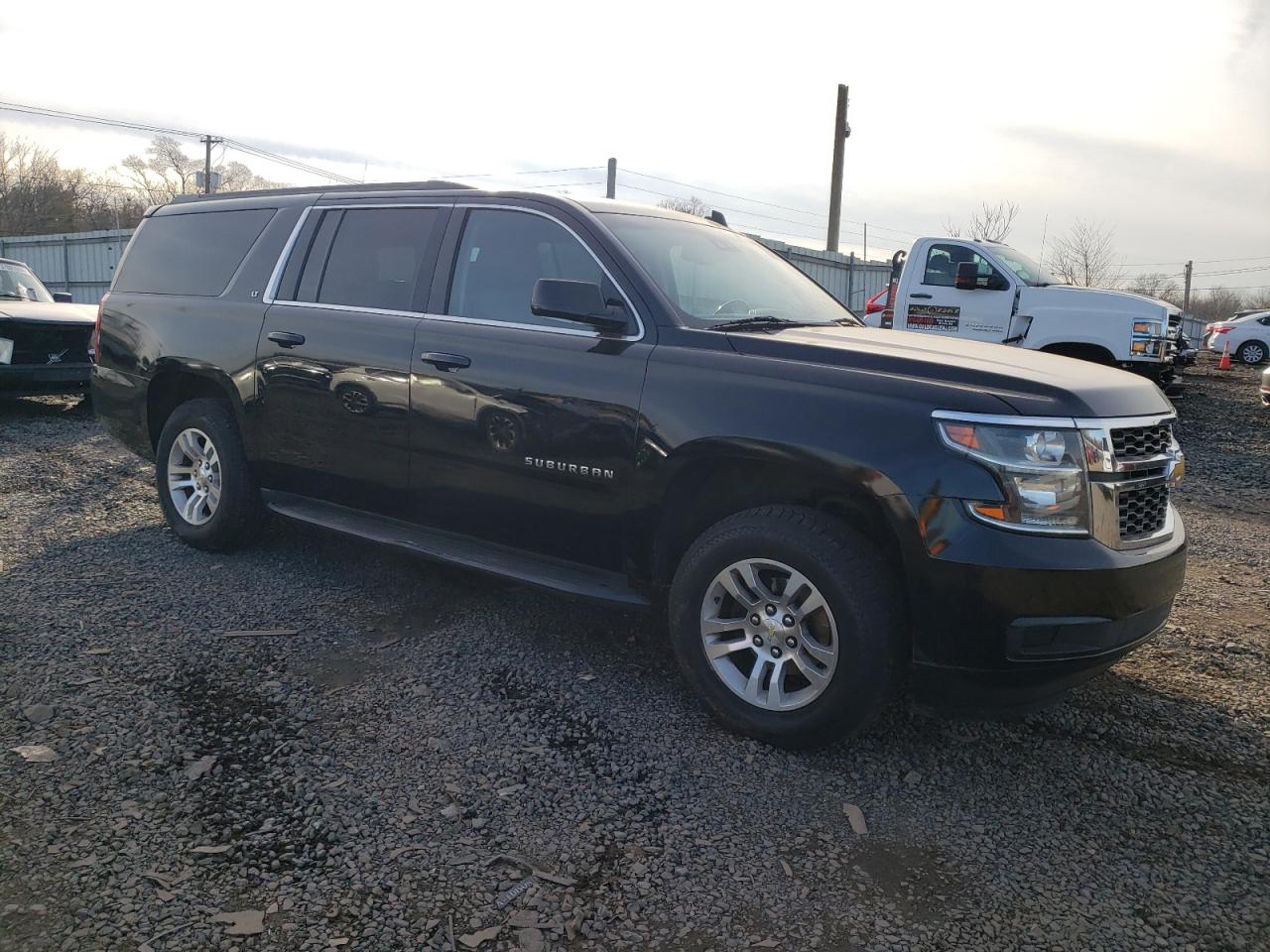 Photo 3 VIN: 1GNSKJKC5FR171015 - CHEVROLET SUBURBAN 