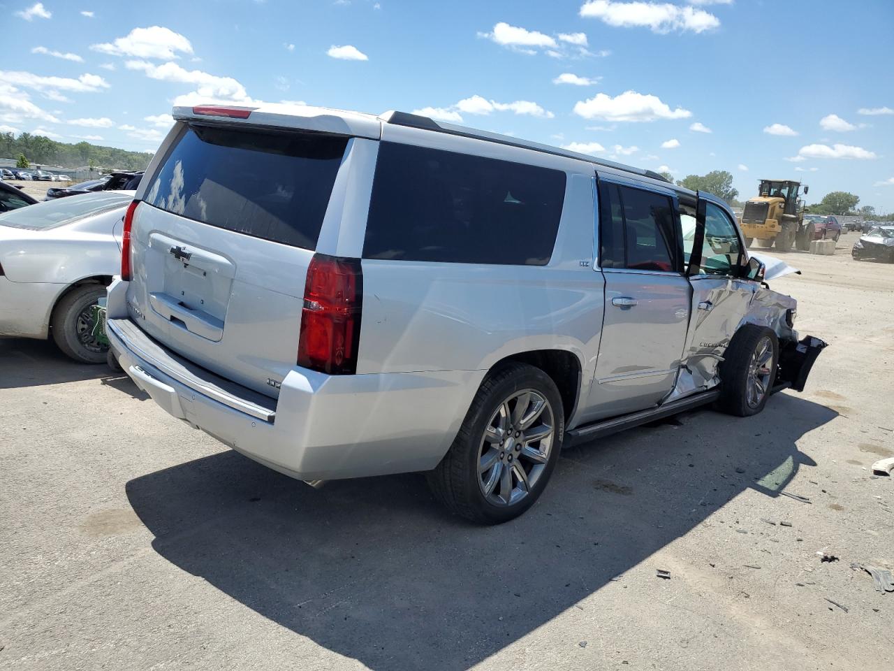 Photo 2 VIN: 1GNSKJKC8GR166540 - CHEVROLET SUBURBAN 