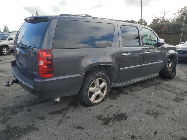 Photo 2 VIN: 1GNSKKE30BR197484 - CHEVROLET SUBURBAN 