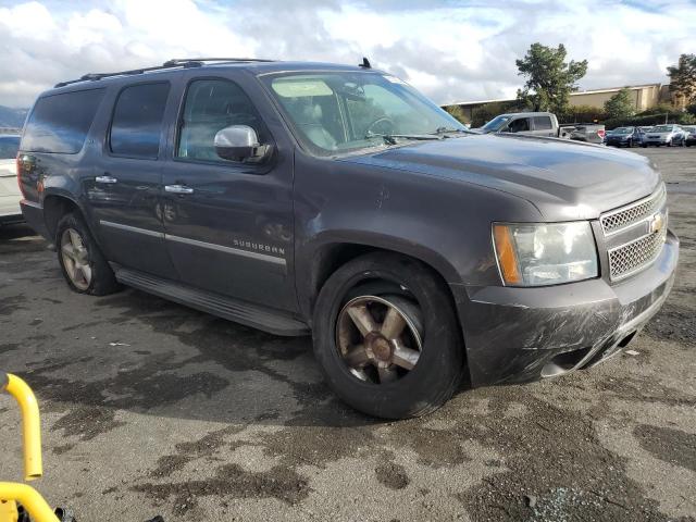 Photo 3 VIN: 1GNSKKE30BR197484 - CHEVROLET SUBURBAN 